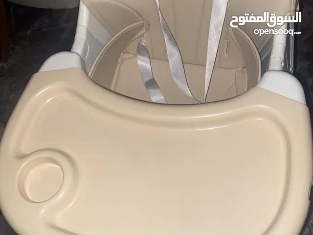 كرسي طعام أطفال شبه جديد