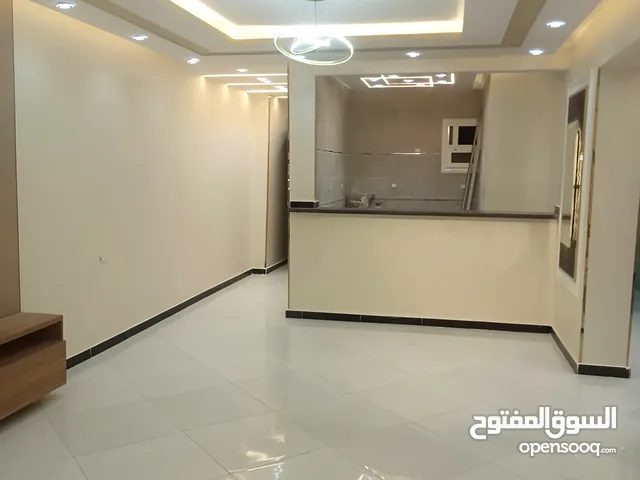 شقة فاخرة لهواة السكن الراقى تانى نمرة من شارع المجزر الرئيسي اللبينى هرم (للبيع)