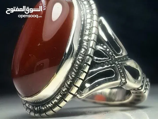 خاتم فضّة يدوي بصنعة إيرانية مع حجر عقيق طبيعي