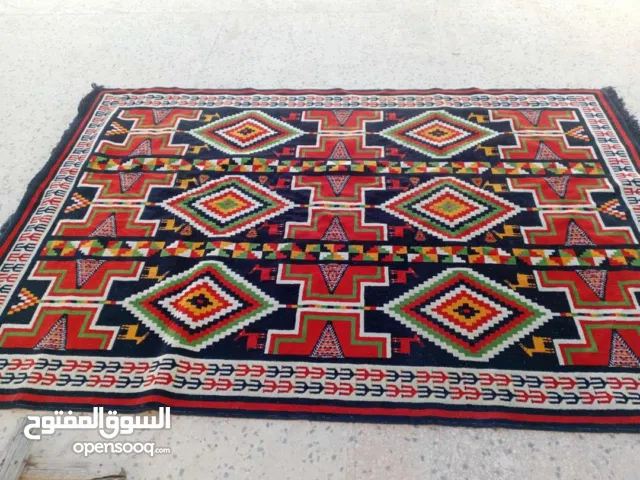 بساط للبيع استعمل نظيف