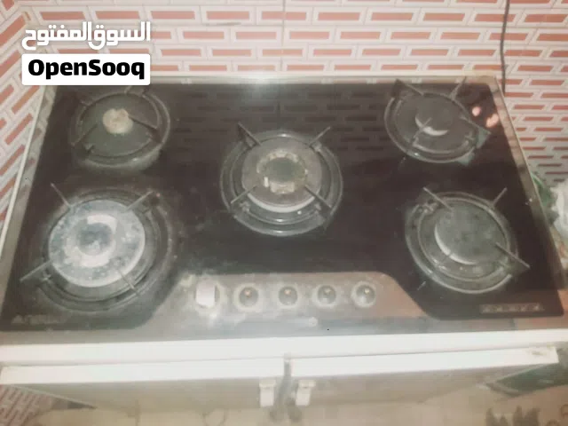 طباخ ويا كاونتر نظيف