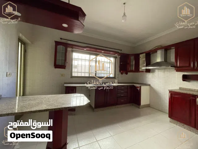 شقة * مميزة * فارغة * للايجار * 3 نوم * دير غبار