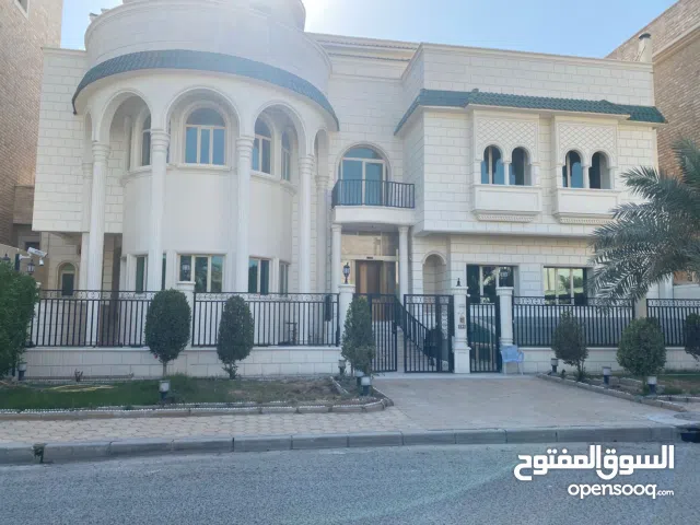 400 m2 More than 6 bedrooms Villa for Sale in Hawally Salwa