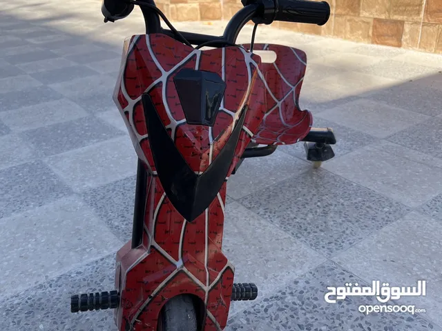 سيارة اطفال