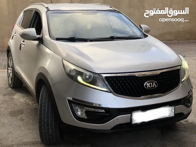 كيا سبورتاج 2015 في الرخصة للبيع كاش فقط او بدل فل ما عدا فتحة 4*4 دهان 3 قطع فقط