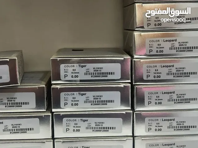 عدسات عيون