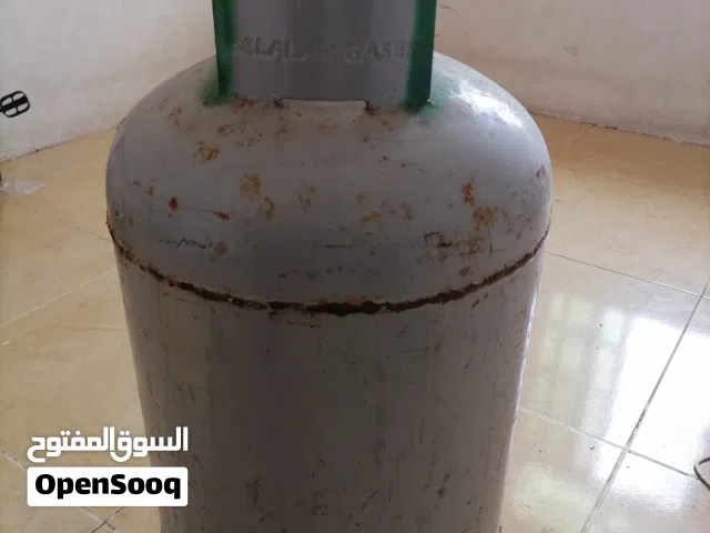 للبيع في صلاله سلندر غاز جديد للبيع لمن يرغب التواصل وتساب والسعر نهائي