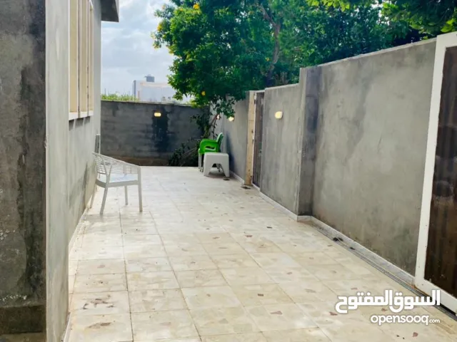 200 m2 3 Bedrooms Townhouse for Rent in Tripoli Al-Bivio