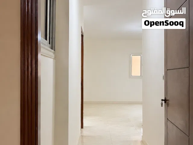 المنطقة الثامنة بالشروق شقة سوبر لوكس و اول ساكن140 متر
