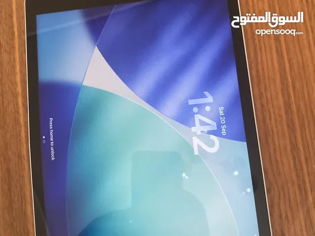 Apple iPad 9th generation 10.2 WIFi 64 gb stunning retina screen and display smooth preformance