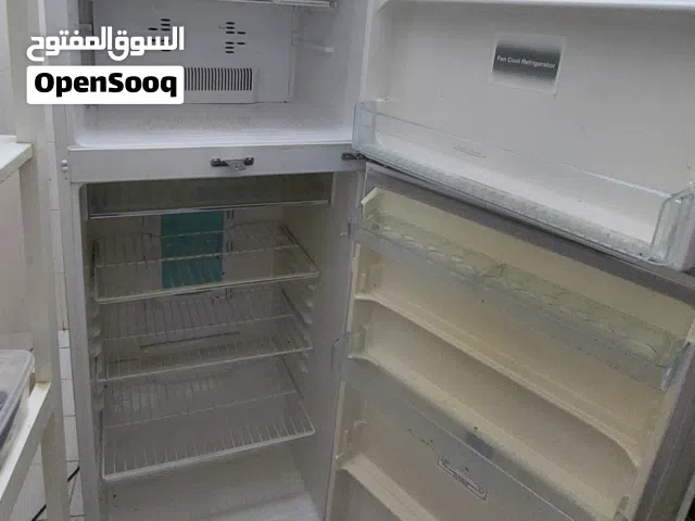 ثلاجة حجم كبير تبريد ممتاز