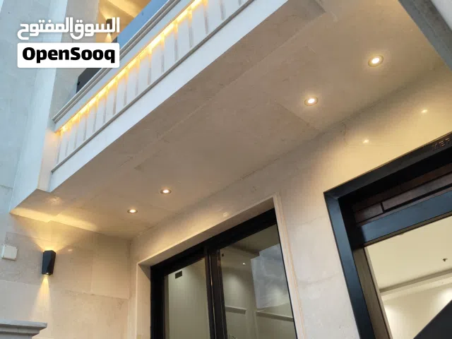 للبيع دار حديث درجه اولى غير مستخدم مساحه 84م حي الجامعه