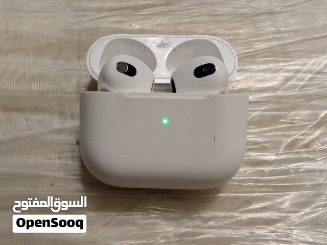 ايربودز 3 بحالة ممتازة