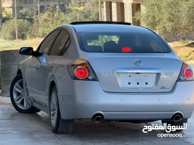 Used Nissan Altima in Tripoli