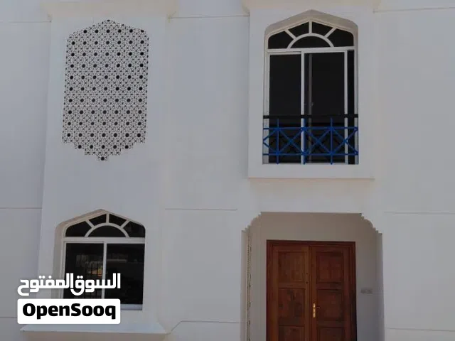 Villa for rent فيلا للإيجار   * 3 غرف نوم واسعة * 4 حمامات * صالة كبيرة ومريحة