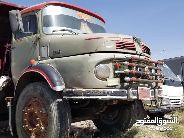 للبيع قلاب مرسديس مديل 82.حجم 24 بمب عايدي