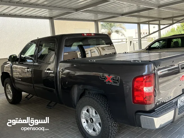 Used Chevrolet Silverado in Mubarak Al-Kabeer