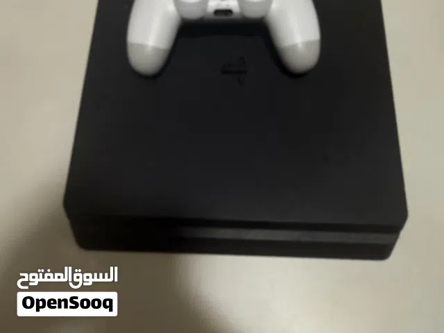 PS4 1tb with controller and original wire