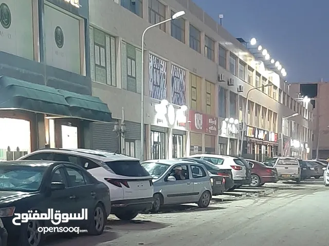 محل في نادي الفويهات ارض بن علي