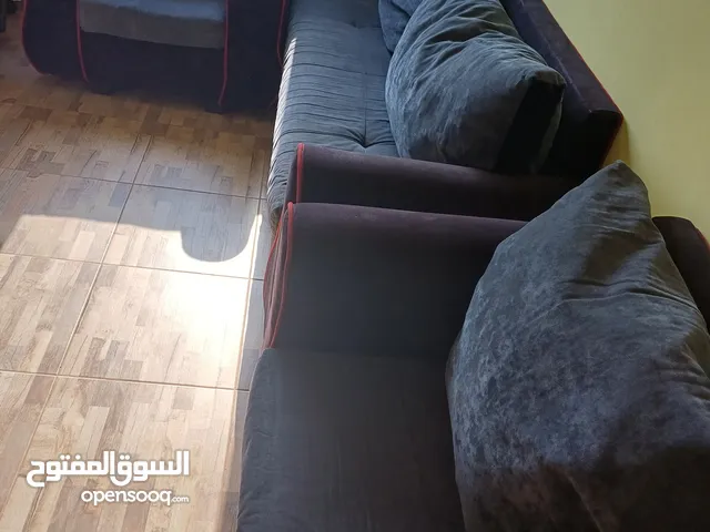 طقم كنب بحالة جيدة جدا للبيع