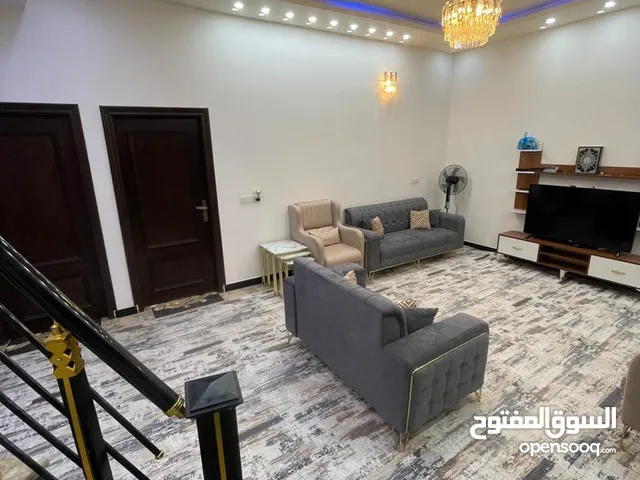 200 m2 More than 6 bedrooms Townhouse for Sale in Basra Yaseen Khrebit