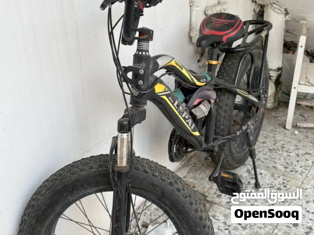 سيكل هوائي زيت فلبر كفرات كبيره و ينفع حجري وبري ولاكن متعب فل رمل على حسب وصف الشركه أنا ما جربت