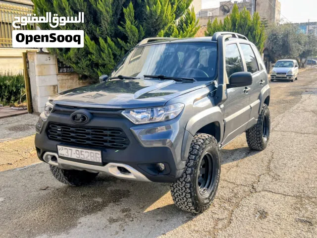 2022 لادا نيفا ترافيل