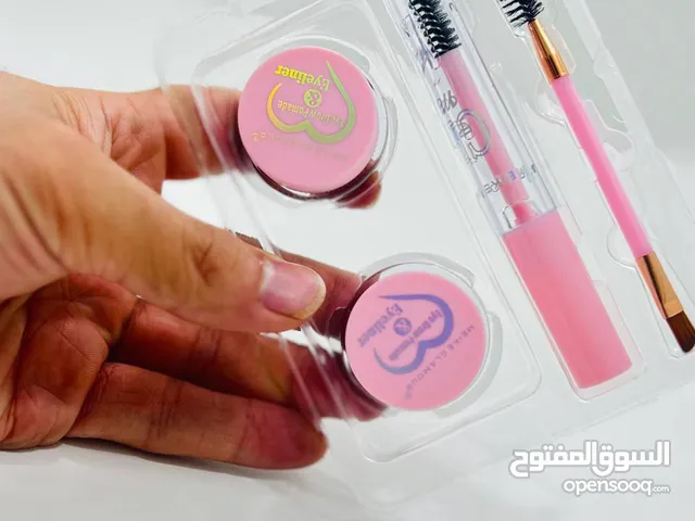 مجموعة حواجب من ماركة MEIKE GLAMOUR.