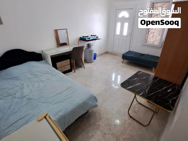 استوديو صغير نظيف وهادئ شامل فواتير