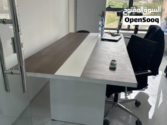 طاولة اجتماعات للبيع