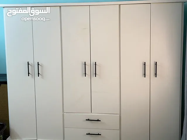 غرفة نوم خشبية بتصميم مودرن حصري