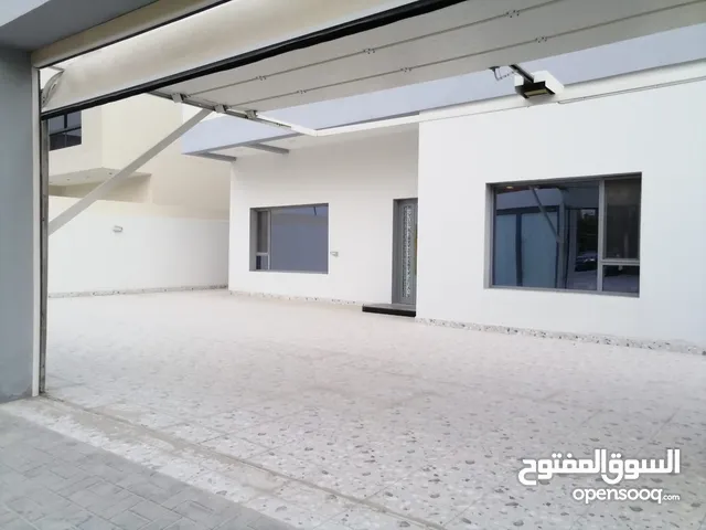 200 m2 4 Bedrooms Townhouse for Rent in Northern Governorate Madinat Hamad