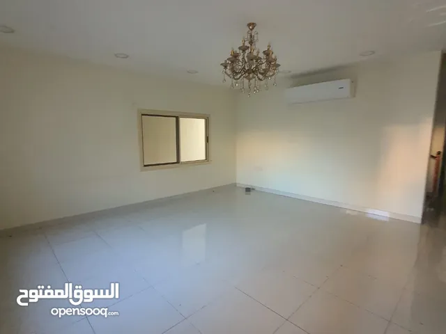 200 m2 5 Bedrooms Villa for Rent in Muharraq Hidd