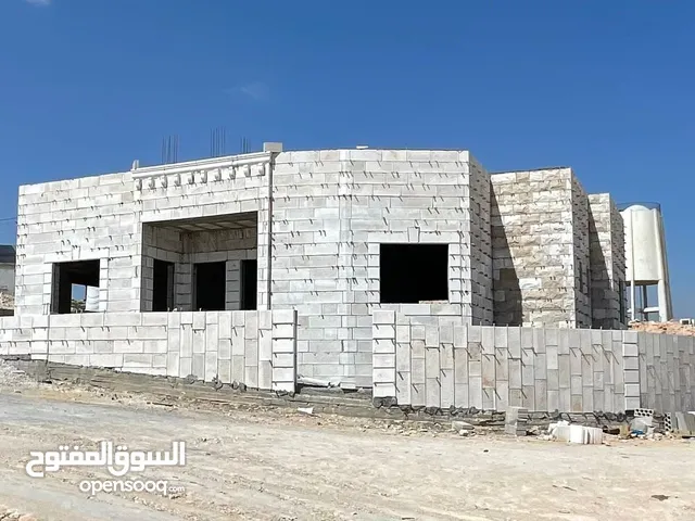 165 m2 3 Bedrooms Townhouse for Sale in Zarqa Al Zarqa Al Jadeedeh
