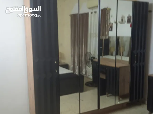 غرفة نوم خشب سندوش تركي بحالة ممتازة استعمل بسيط جدا بسعر مغري جدا المعني الاتصال