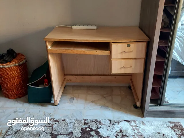 مكتب للبيع