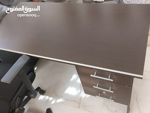 كرسي جيمنج ومكتب للبيع