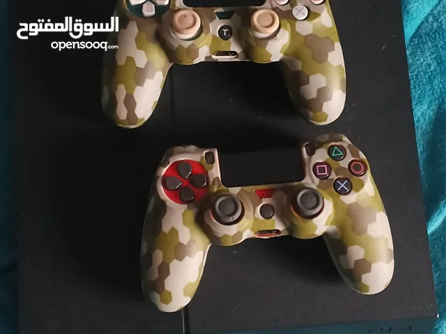 بلاي ستيشن 4 بسعر 110 مع ذراعين