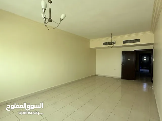 غرفه وصاله 2 حمام للإيجار علي شارع الشيخ خليفه مباشرة مساحات واسعه تكيف مركزي تاور نظيف عائلي فقط