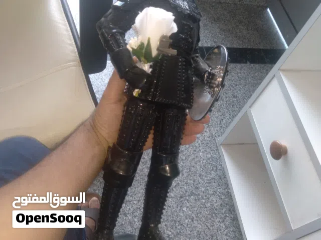 تمثال مستعمل