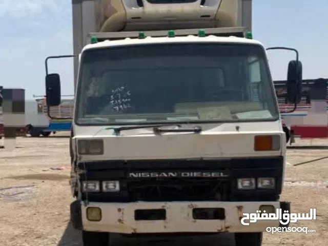 للـبيع دفــار نـيـــسان تــلاجـة تبـريـد وتـجمـيد مـوديـــــل 97