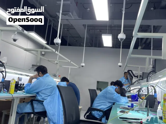 Iphone repair mobile technician