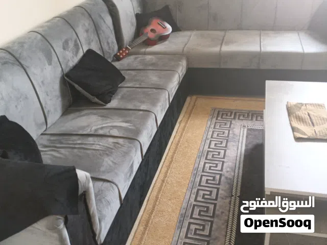 طقم كنب جديد للبيع بسبب الرحيل