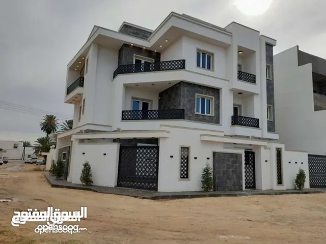 1000 m2 4 Bedrooms Villa for Sale in Tripoli Souq Al-Juma'a