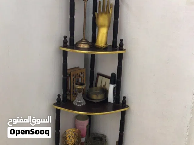 رف خشب مستعمل نضيف للبيع سعره مناسب