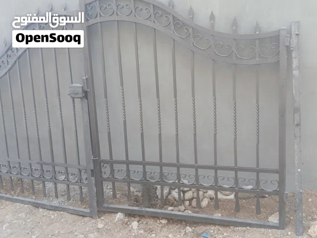 باب حديد بحال ممتاز