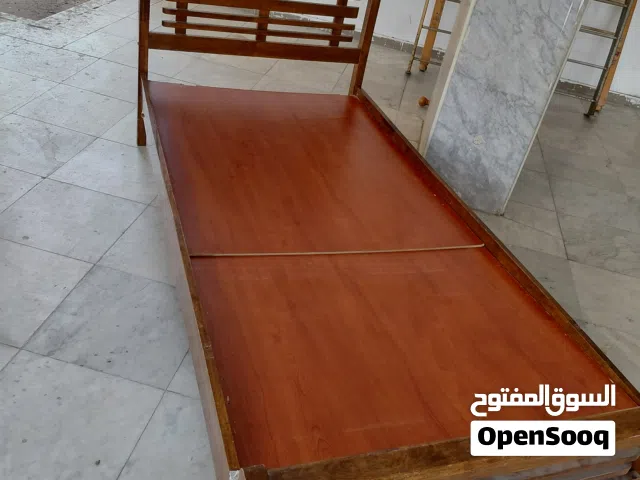 سرير 90×190للبيع استعمال خفيف