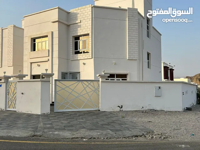 280 m2 5 Bedrooms Villa for Sale in Muscat Amerat