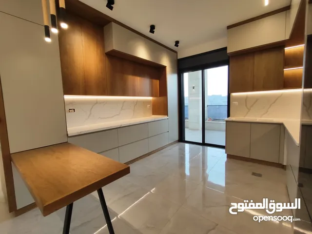 شقة فخمة للبيع – الطيرة، امتداد شارع المطل