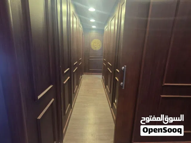 شقة إدارية  المنطقة الاولى  عباس العقاد